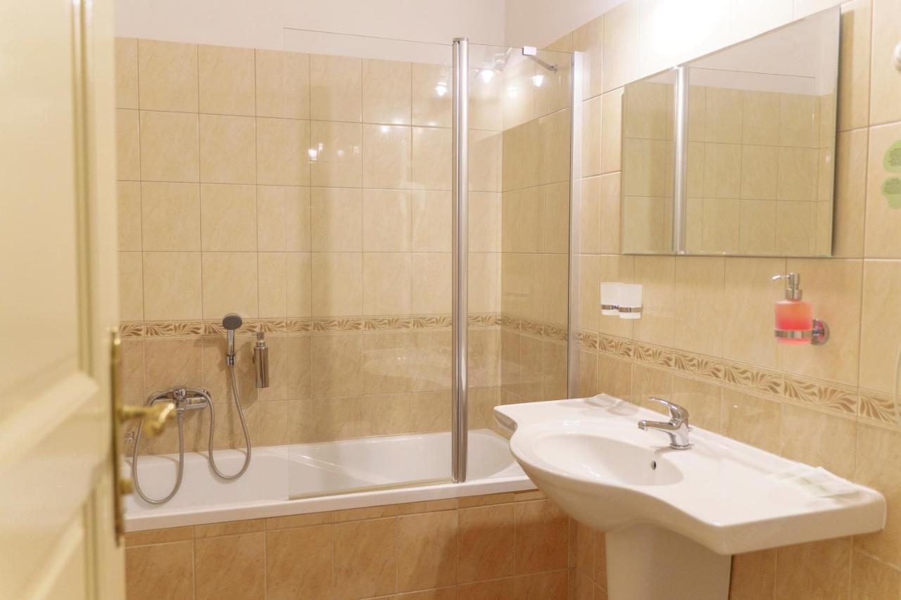 Hotel Heluan Карловы Вары Экстерьер фото