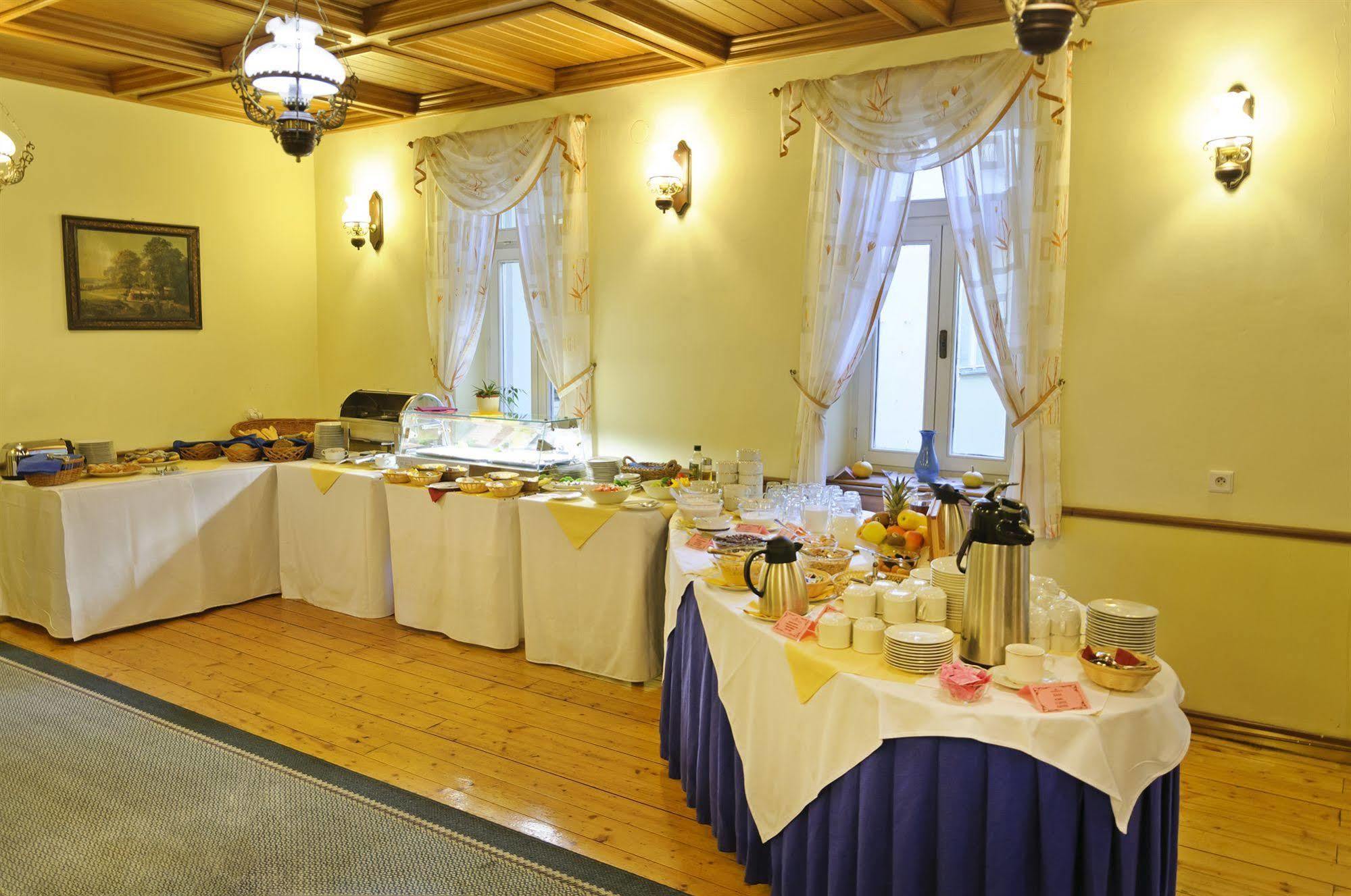 Hotel Heluan Карловы Вары Экстерьер фото
